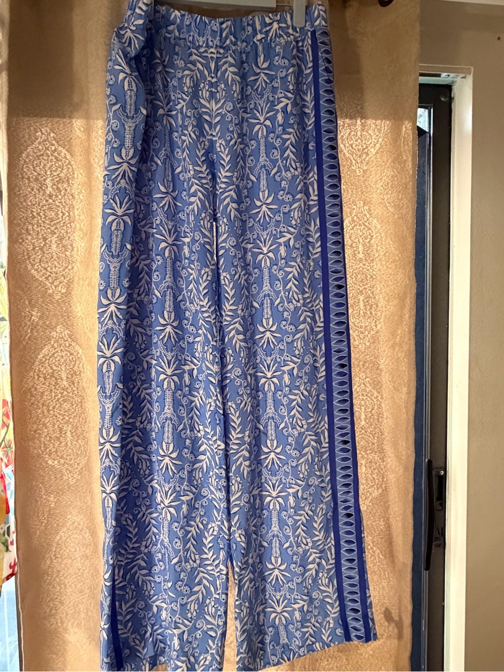 Lilly Pulitzer silk pants have it both rays- very rare size small
